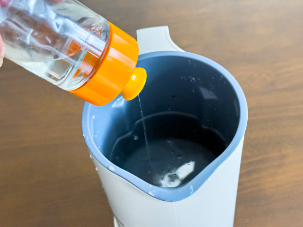中性洗剤を入れる