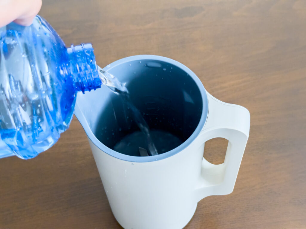水を入れる