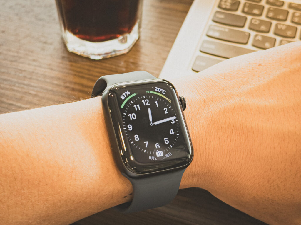 AppleWatch SE 3を手首に装着している様子